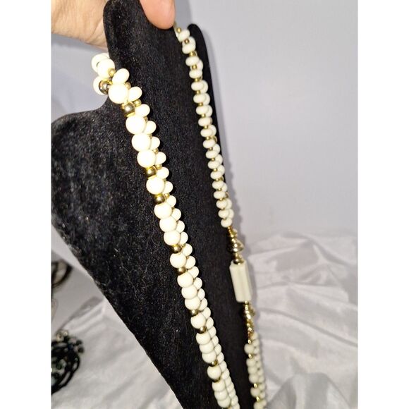 Acrylic Vintage Women's Necklace Classic Elegant Sophisticated Fashion Statement - Picture 9 of 11